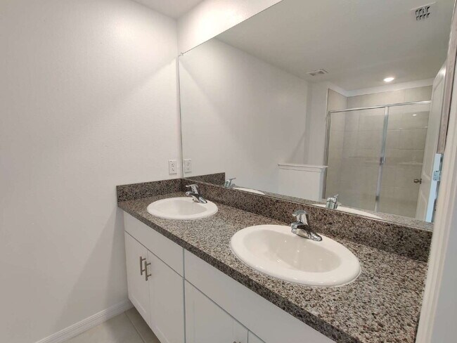 Building Photo - 30834 Veridian Wy