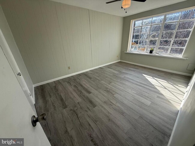 Building Photo - 4002 A St SE