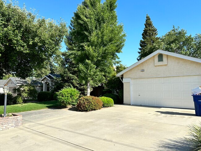 Primary Photo - 1030 Kamm Ave