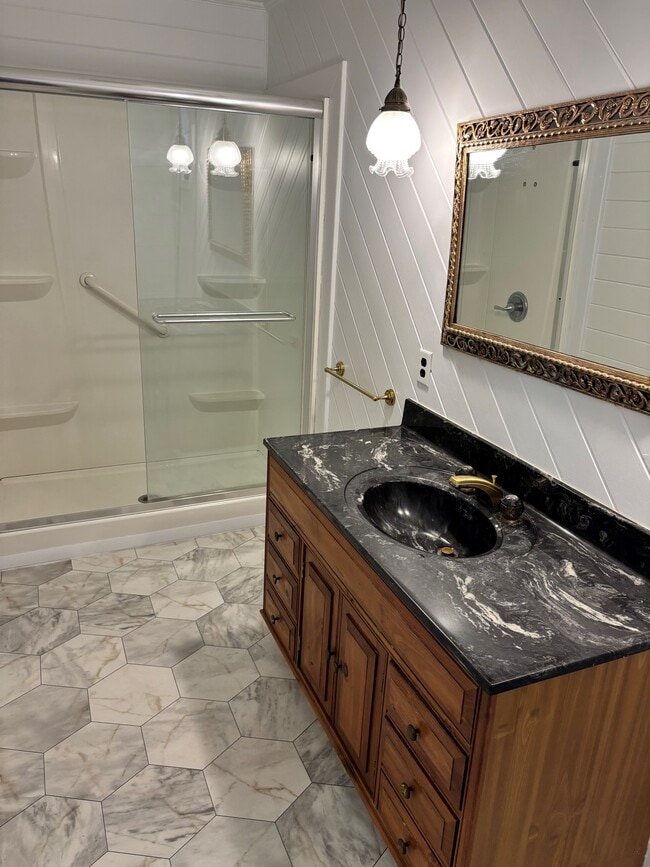 Building Photo - 803 McDonnell St