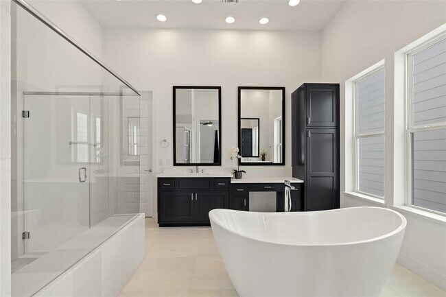 Building Photo - 4503 Grassland Dr