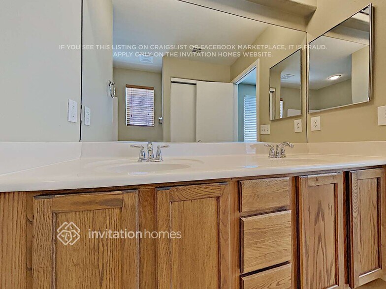 Building Photo - 8019 Torremolinos Ave