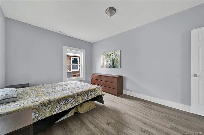 Building Photo - Beautifully renovated 3 bedroom, 2 full bathroom in Rock Hill