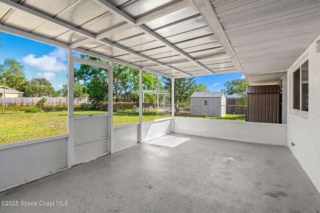 Building Photo - 1310 Mariposa Dr NE