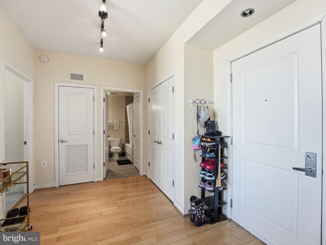 Building Photo - 820 N Pollard St