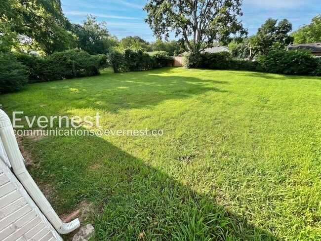 Building Photo - 3-Bed/2-Bath/Pet Friendly/Available Soon!