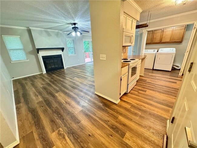 Building Photo - 5 Dunholme Dr