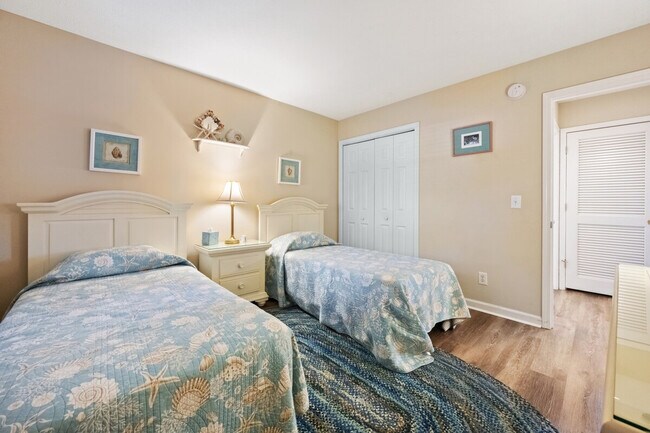 Building Photo - 342 Pinehurst Ln