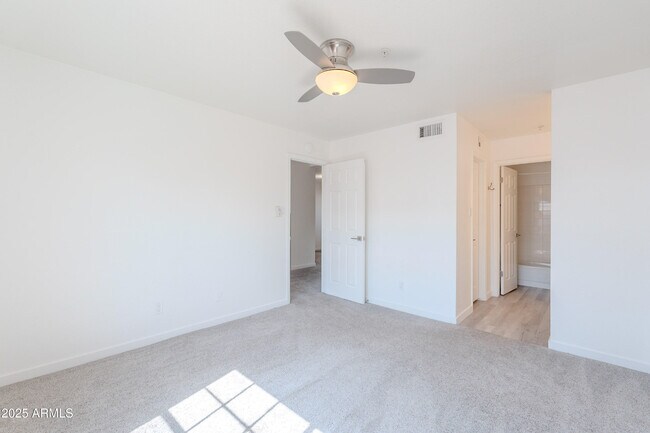 Building Photo - 5950 N 78th St