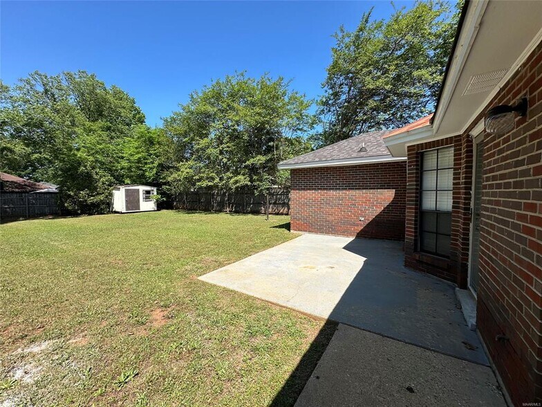 Building Photo - 7204 Brampton Ln