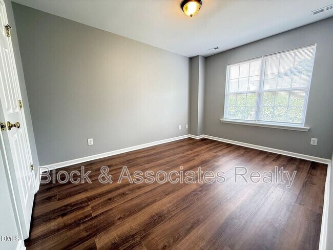 Building Photo - 3113 Settle In Ln