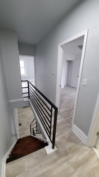 Building Photo - 1918 E Lippincott St