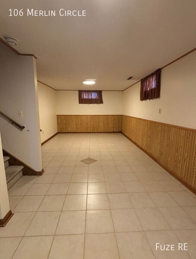 Building Photo - 106 Merlin Cir
