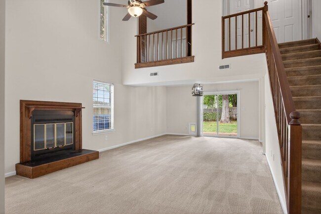 Building Photo - 227 Ashridge Ln
