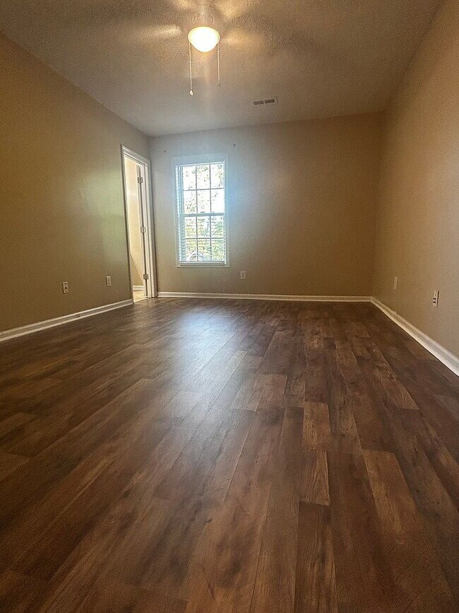 Building Photo - Single Family Home