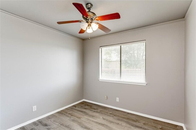 Building Photo - 816 Russet Valley Dr