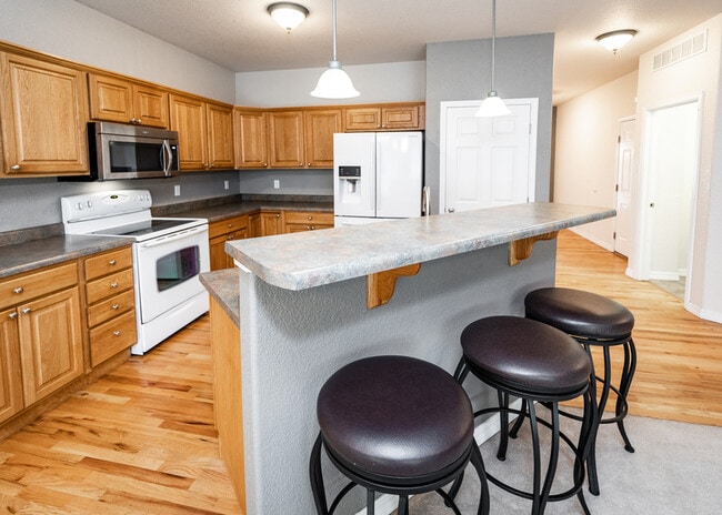 Building Photo - 5607 University Village View