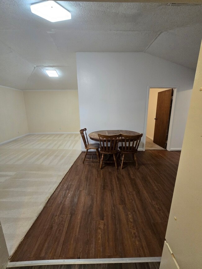 Building Photo - 619 Morrell St