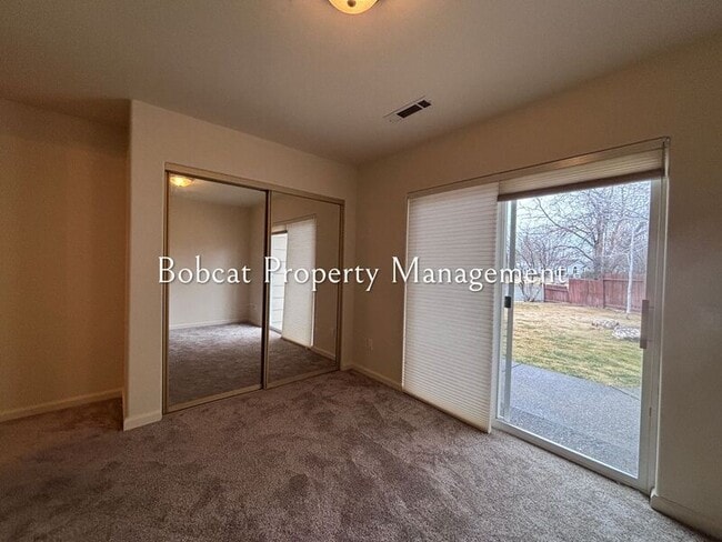 Building Photo - 1054 Camellia Ct