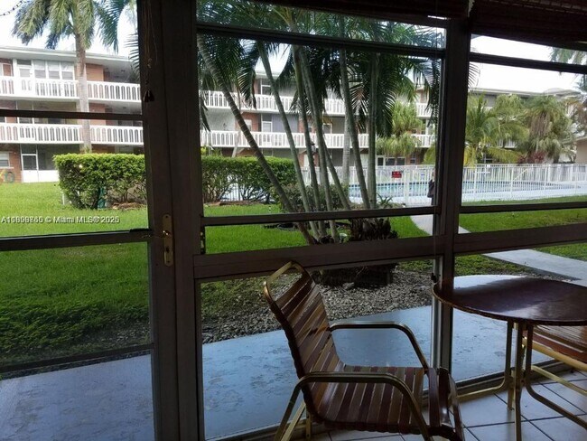 Building Photo - 141 NE 10th Ave