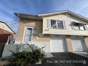 Building Photo - ***SCHAUMBURG DUPLEX / 2BDRM - 2BTH / SS A...