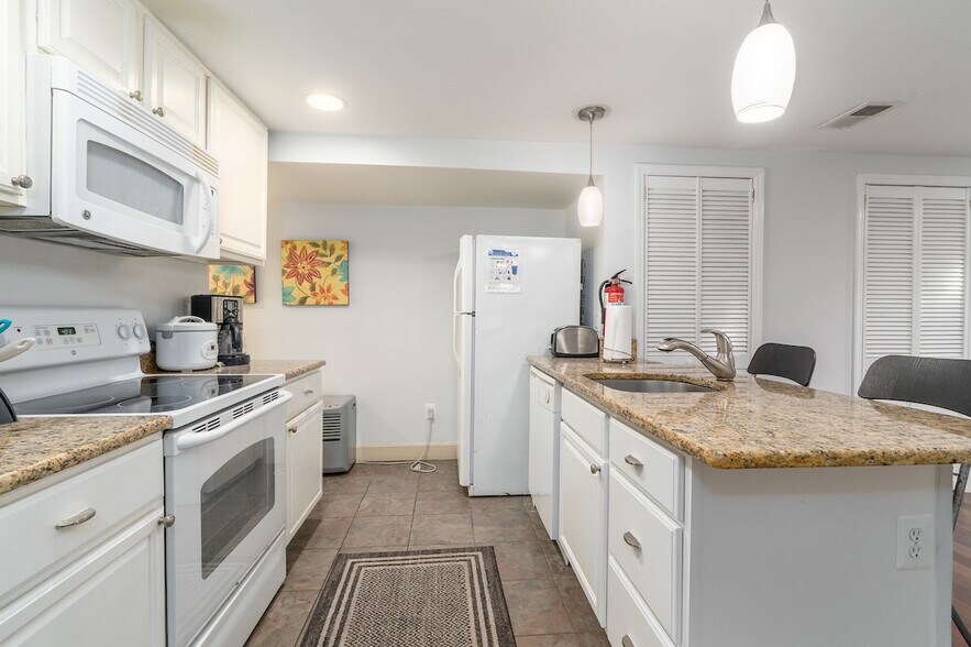 kitchen - 724 13th St SE