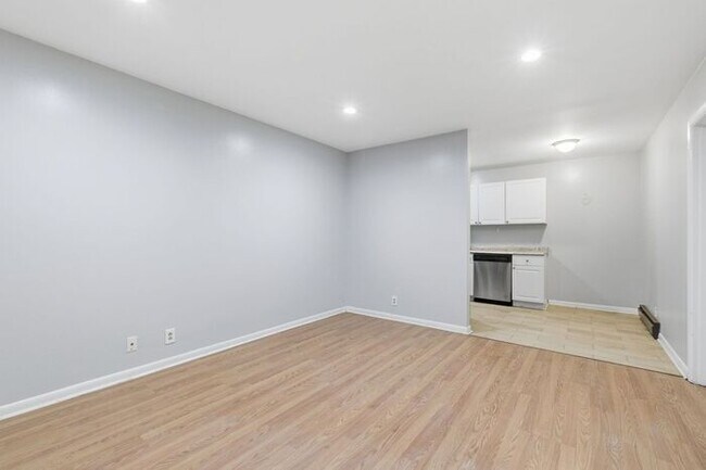Building Photo - Hillsboro Village Modern 1BR - WALK TO VANDERBILT