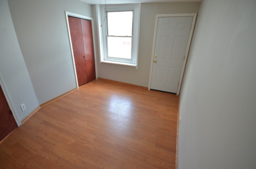 Building Photo - 2815 W 25th Pl