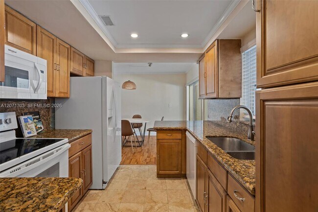 Building Photo - 7508 SW 58th Ave