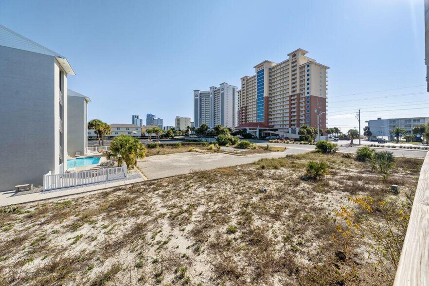 Building Photo - 344 E Beach Blvd