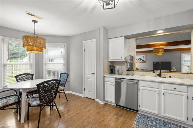 Building Photo - 181 Golden Maple Dr
