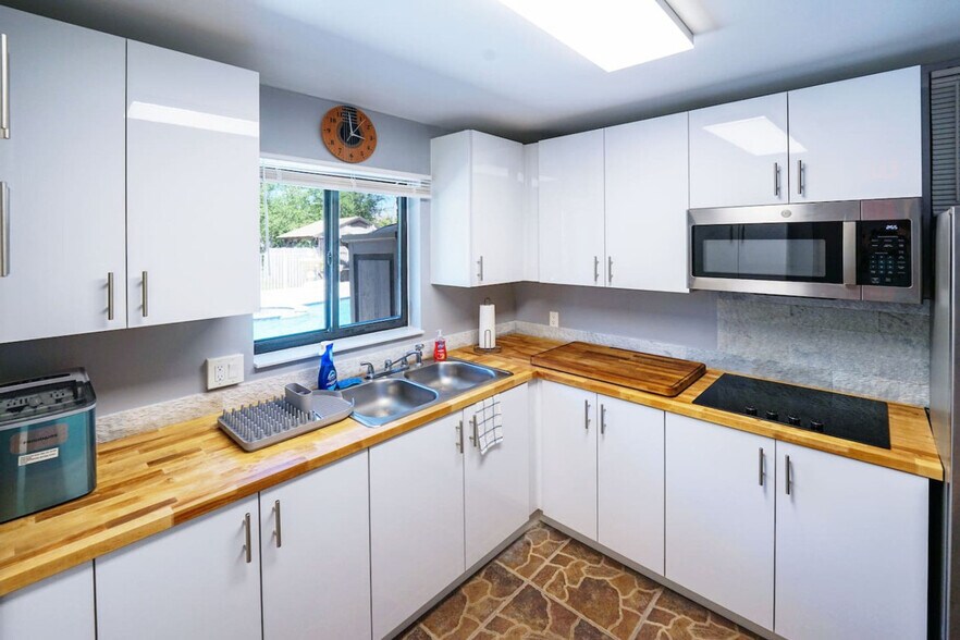 Building Photo - 4501 Briarcliff Ln