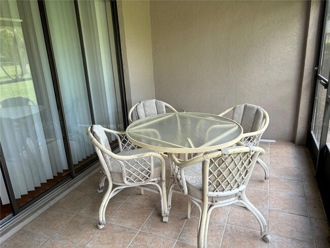 Building Photo - 750 Avenida Estancias