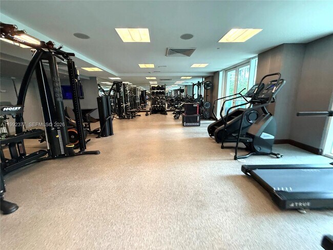 Building Photo - 951 Brickell Ave