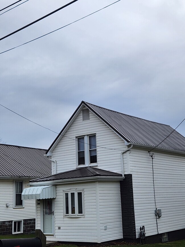 Building Photo - 53710 Quimby Ave