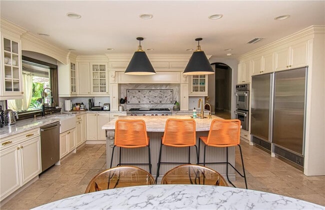 Building Photo - 8208 Twin Lake Dr