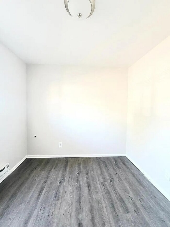 Building Photo - 1707 Oakshire Ln