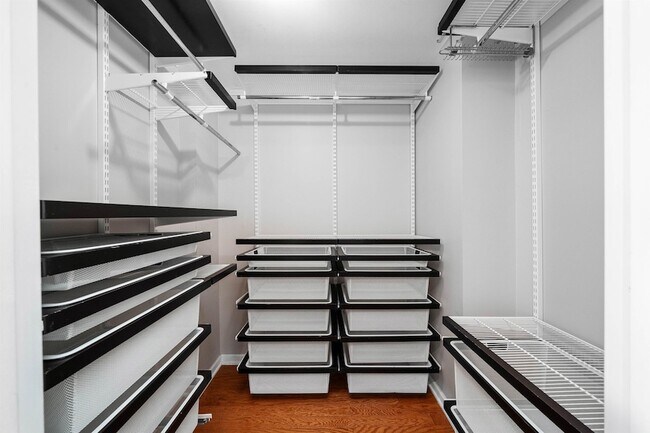 Building Photo - 700 Grove St