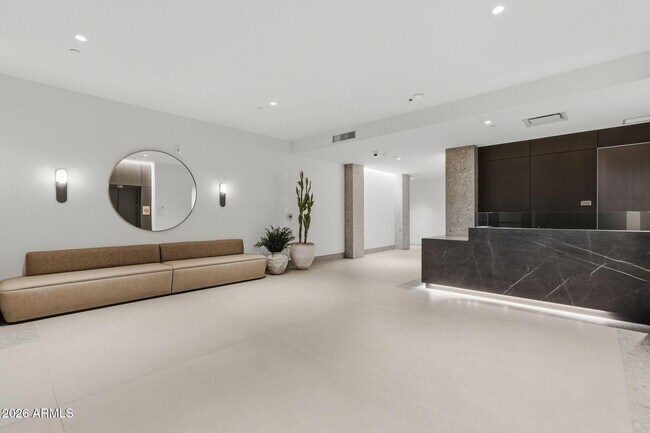 Building Photo - 4849 N Camelback Rdg Dr