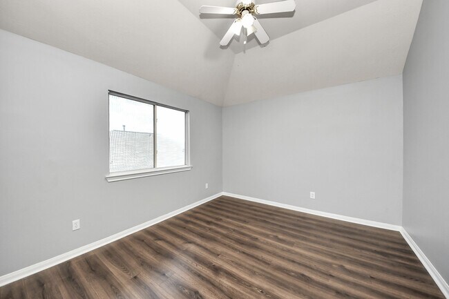 Building Photo - 3506 Evergreen Sq Trl