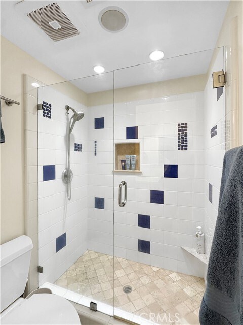 Building Photo - 24481 Lantern Hill Dr