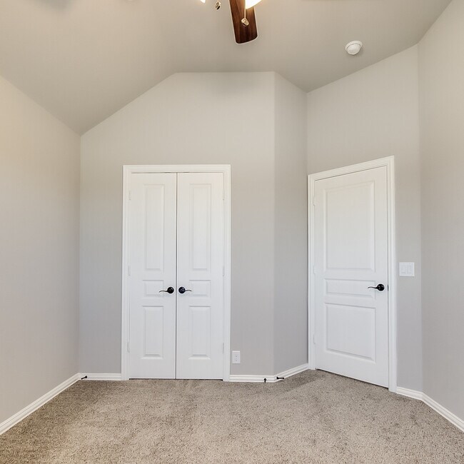 Building Photo - 9105 Conroe Dr
