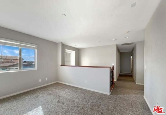 Building Photo - 8823 Mora Ct
