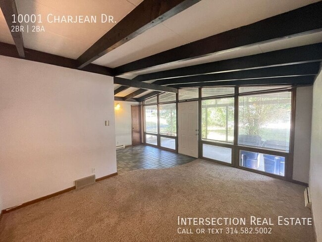 Building Photo - 10001 Charjean Dr