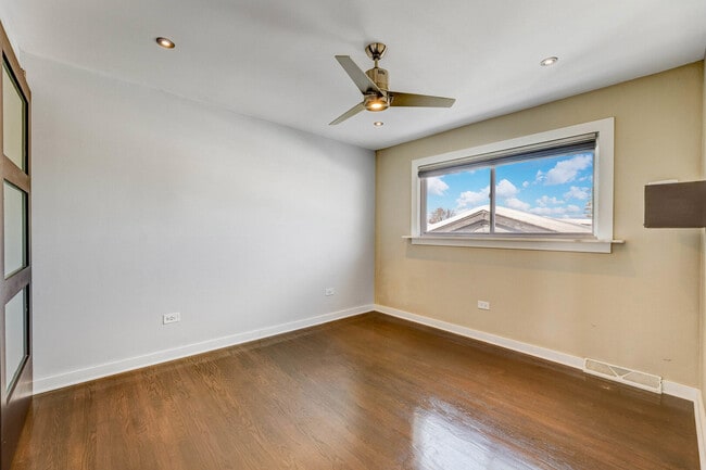 Building Photo - 5236 W 54th St