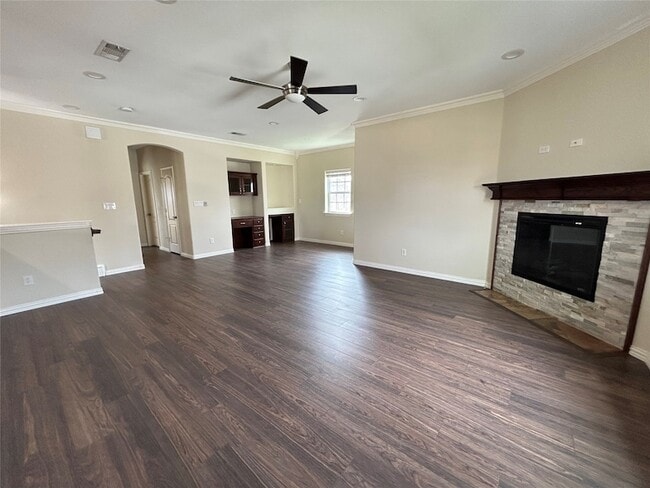 Building Photo - 204 Pearl Ln