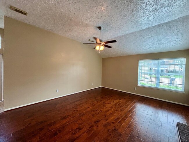 Building Photo - 12702 Meadway Ct