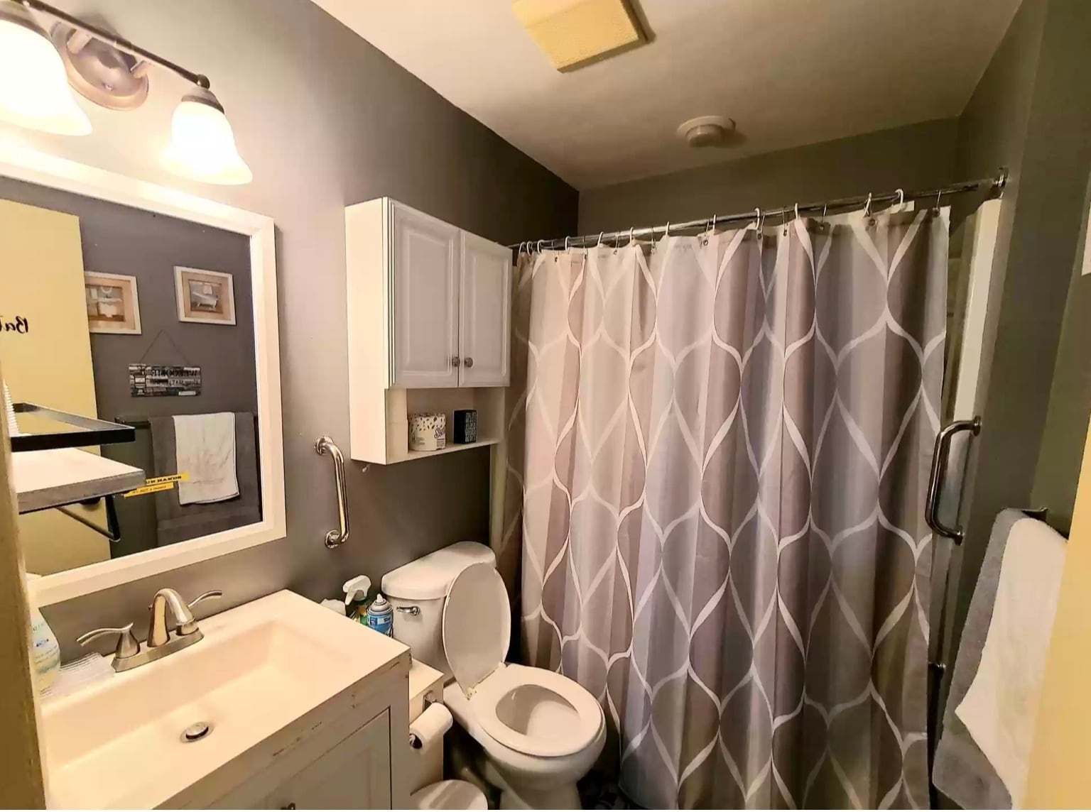 Building Photo - 210 Carr Ave