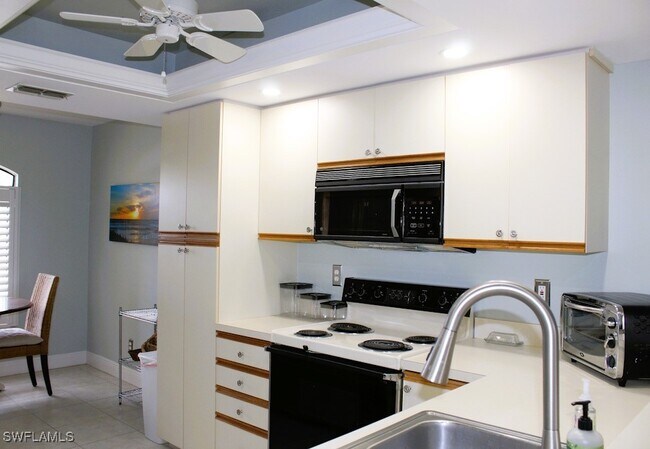 Building Photo - 16500 Kelly Cove Dr