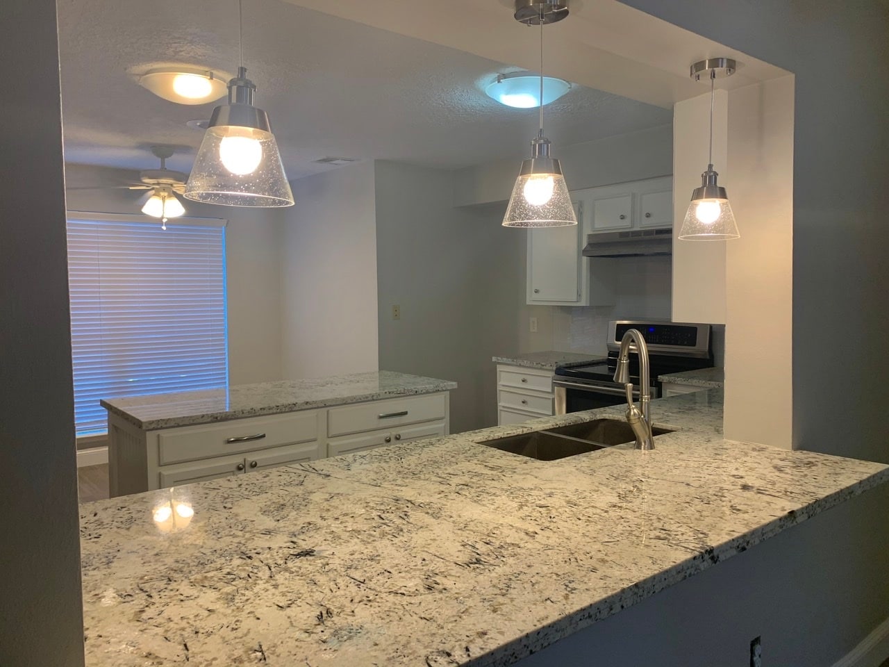 Kitchen - 3214 Continental Dr